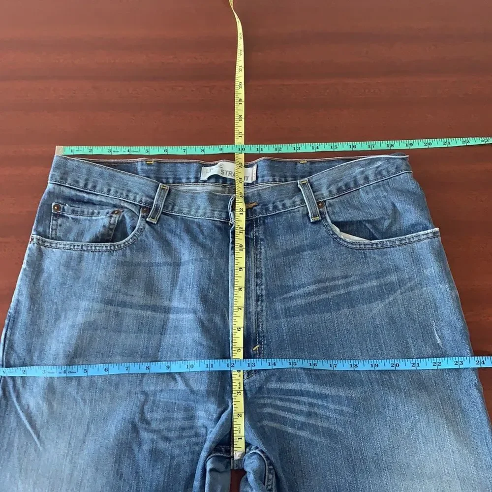 Vintage man’s 569 Levi’s mom jeans